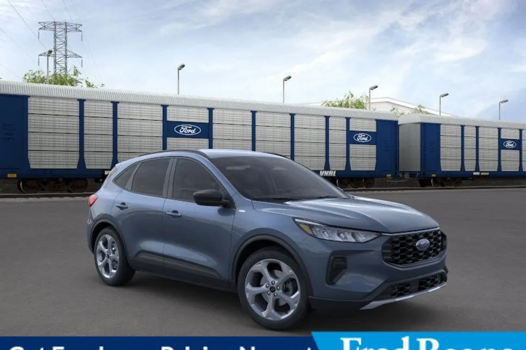 2025 Ford Escape ST-Line photo 1
