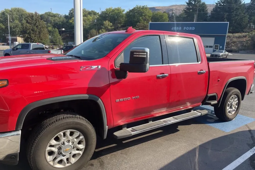 2024 Chevrolet Silverado 2500HD LTZ photo 1