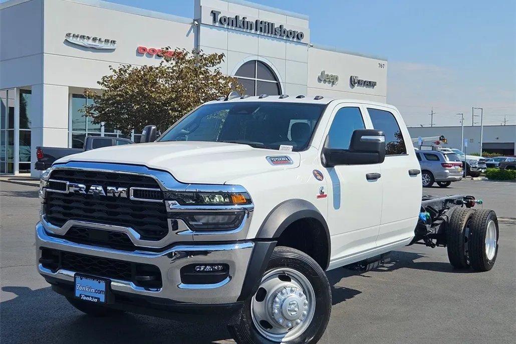 2025 Ram 5500 Tradesman photo 1