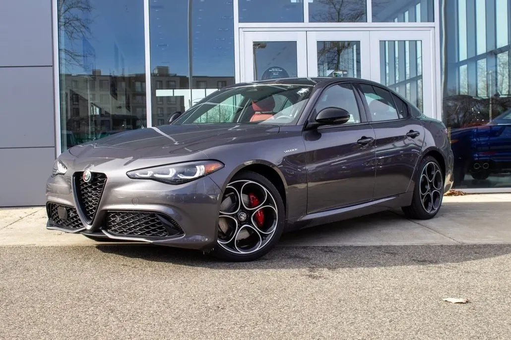 2025 Alfa Romeo Giulia SPRINT photo 1