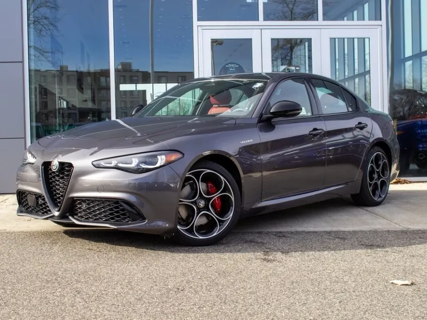 2025 Alfa Romeo Giulia SPRINT photo 1