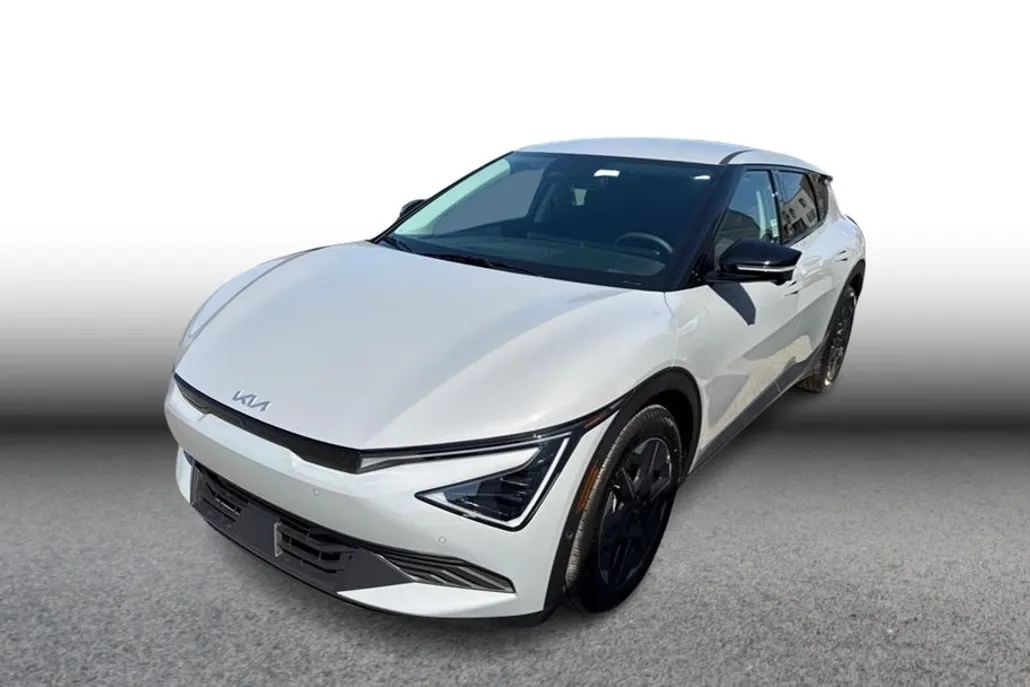 2025 Kia EV6 Light photo 1
