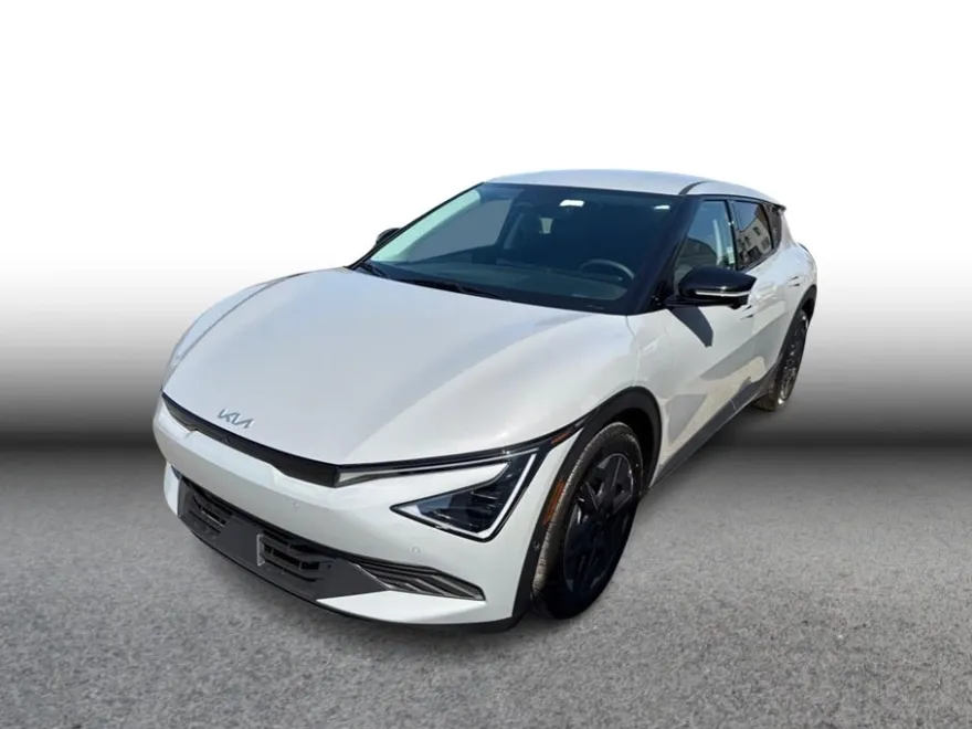 2025 Kia EV6 Light photo 1
