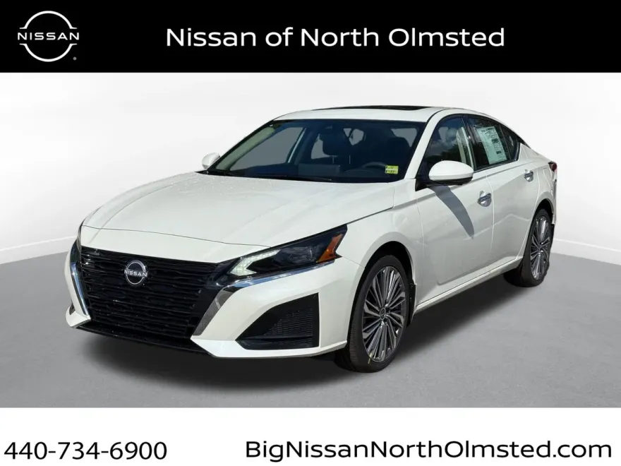 2025 Nissan Altima SL photo 1