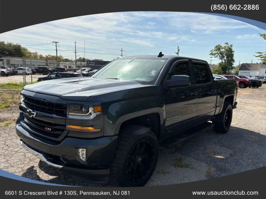 2017 Chevrolet Silverado LT photo 1