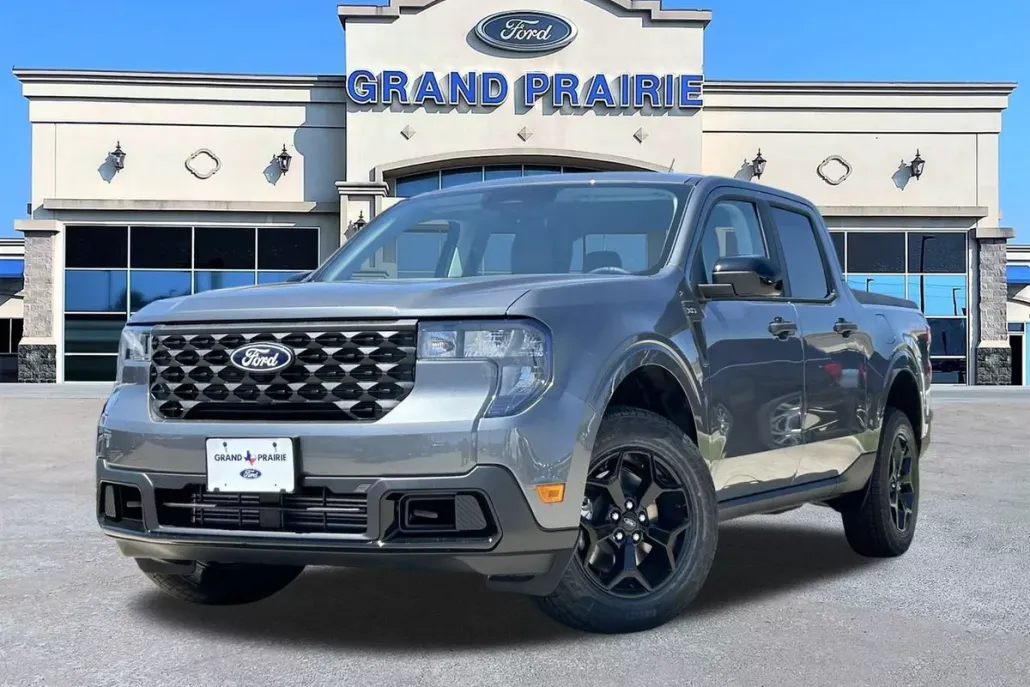 2025 Ford Maverick XLT photo 1