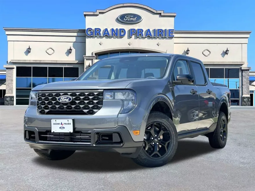 2025 Ford Maverick XLT photo 1