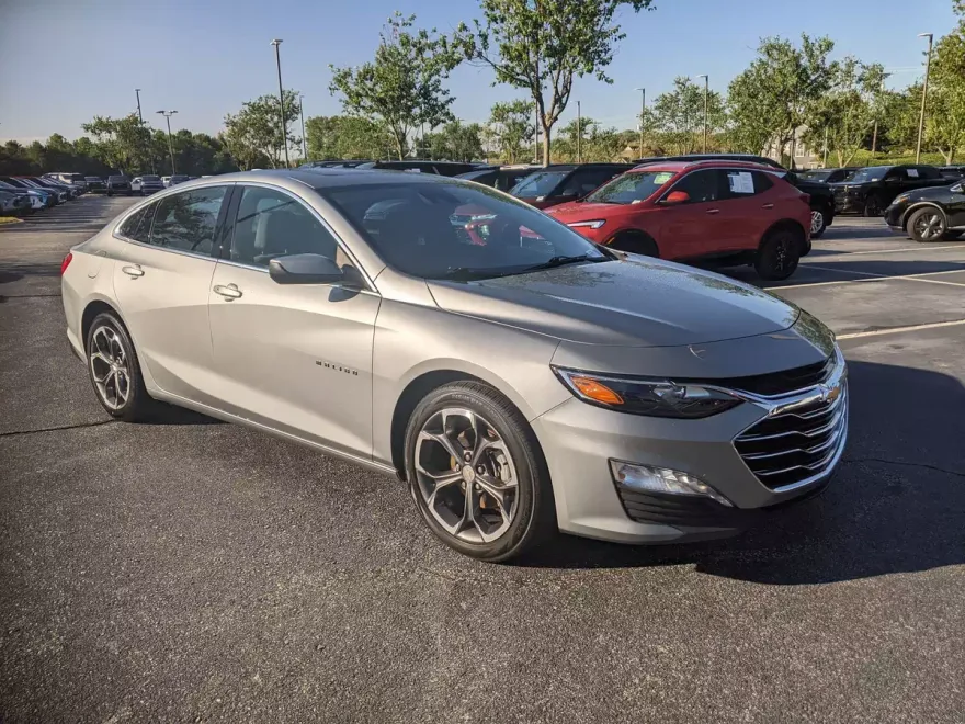 2023 Chevrolet Malibu 1LT photo 1