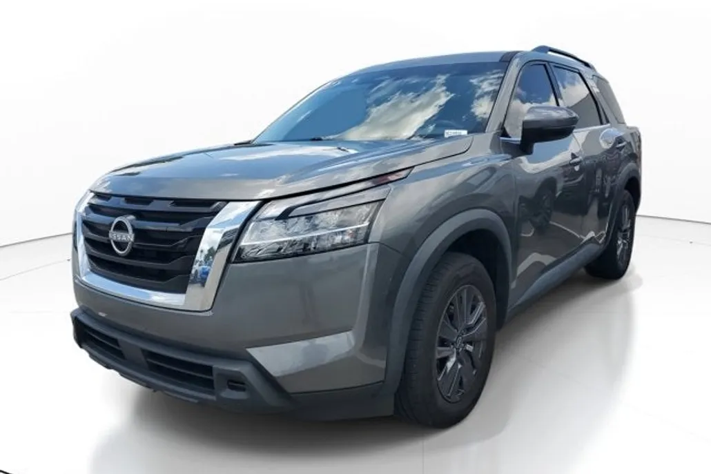 2022 Nissan Pathfinder SV photo 1