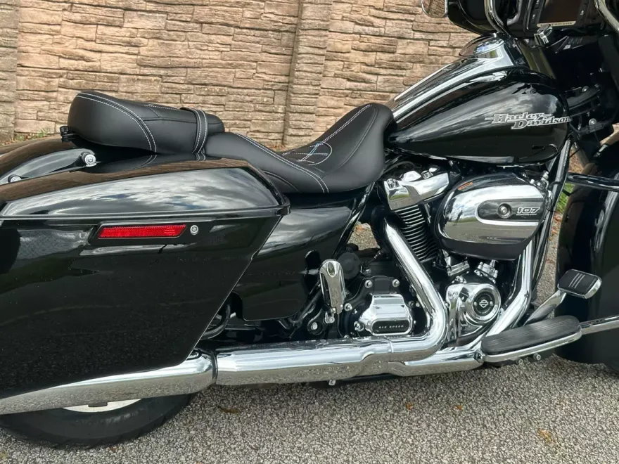 2017 Harley Davidson Street Glide Special FLHXS photo 1