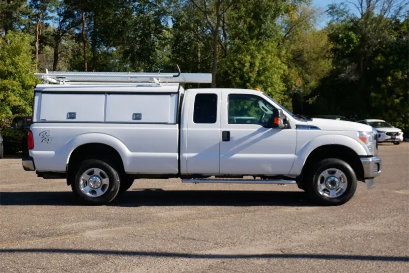 2016 Ford F-350 XL photo 1