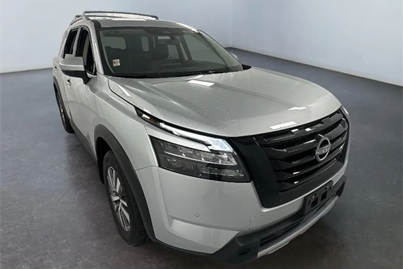 2025 Nissan Pathfinder SL photo 1