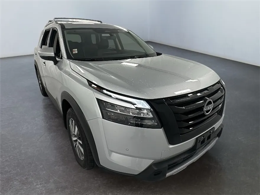 2025 Nissan Pathfinder SL photo 1
