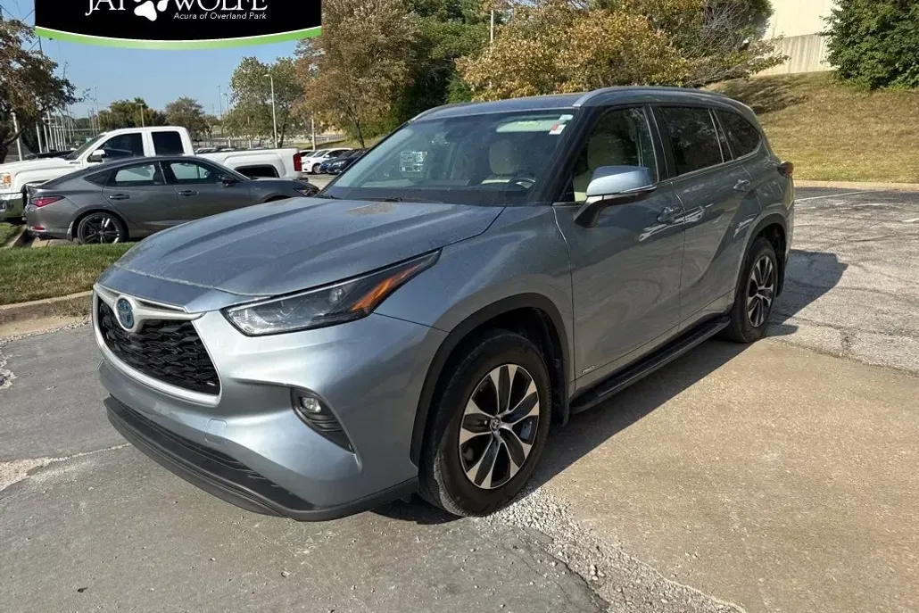 2024 Toyota Highlander Hybrid XLE photo 1