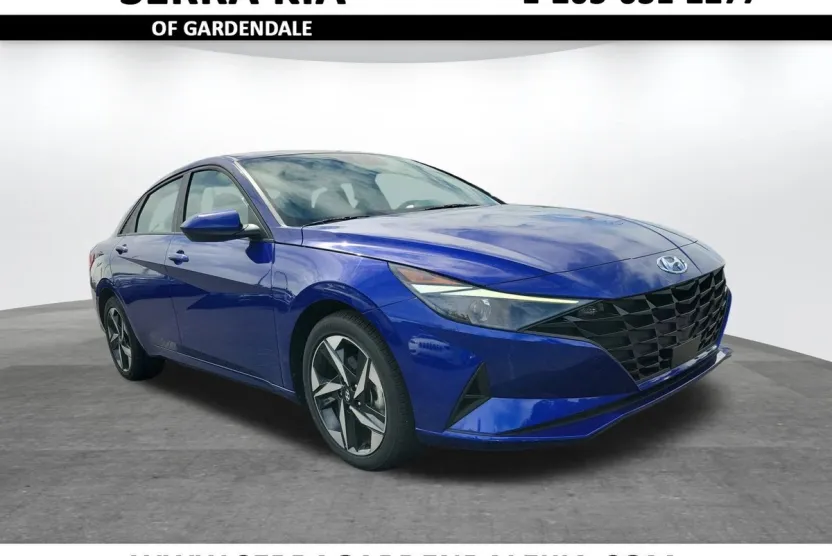 2023 Hyundai Elantra SEL photo 1
