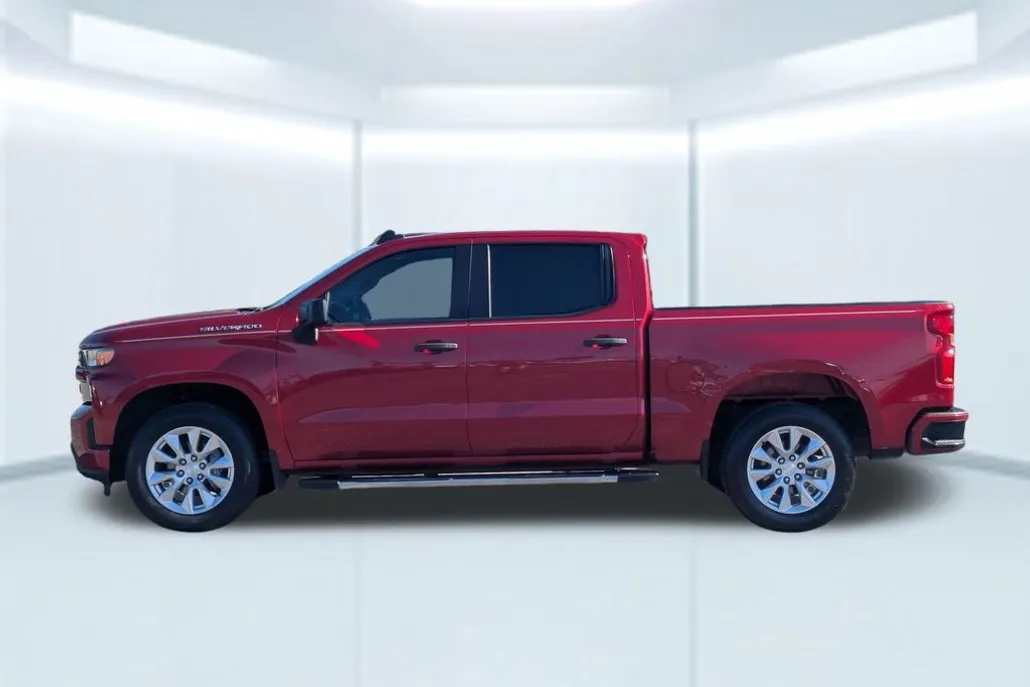 2022 Chevrolet Silverado 1500 Custom photo 1