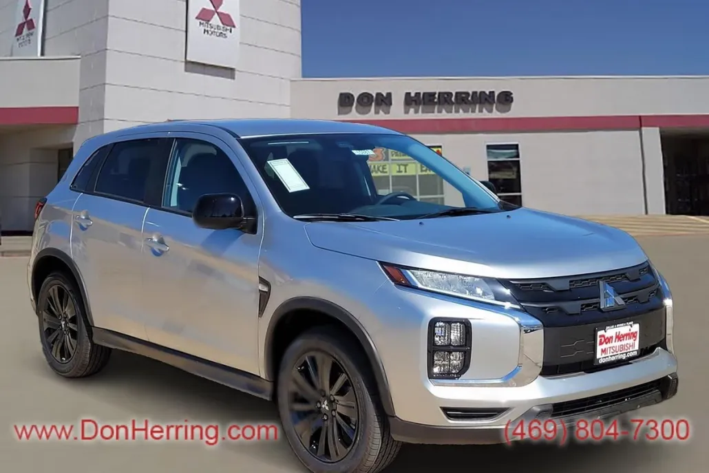2024 Mitsubishi Outlander Sport LE photo 1