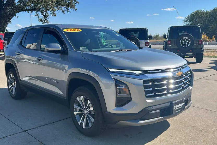 2026 Chevrolet Equinox LT photo 1