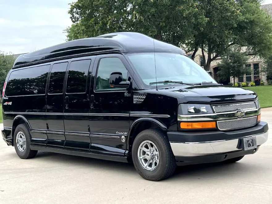 2008 Chevrolet Express Passenger photo 1