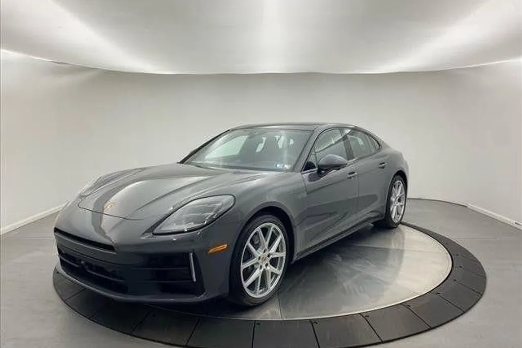 2025 Porsche Panamera 4 photo 1