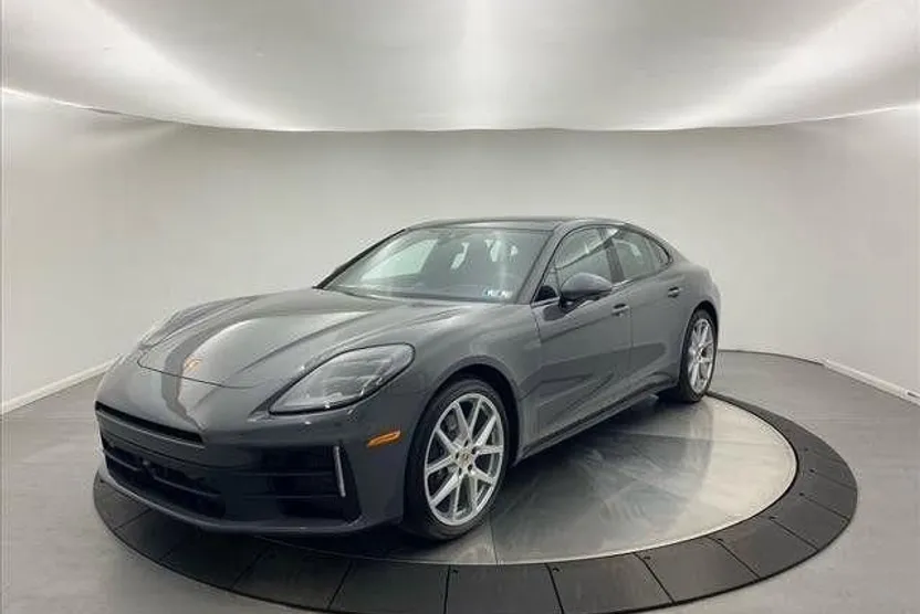 2025 Porsche Panamera 4 photo 1