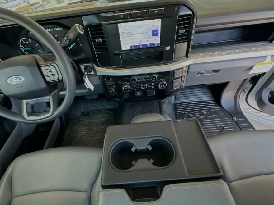 2024 Ford F-550 photo 9