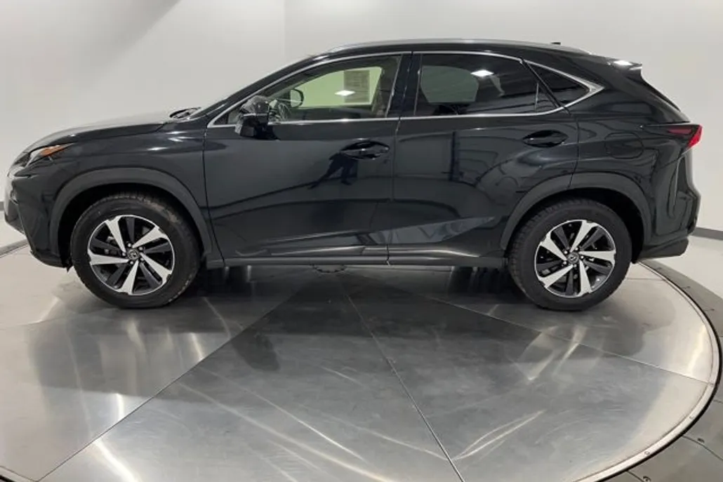 2021 Lexus NX 300 photo 1