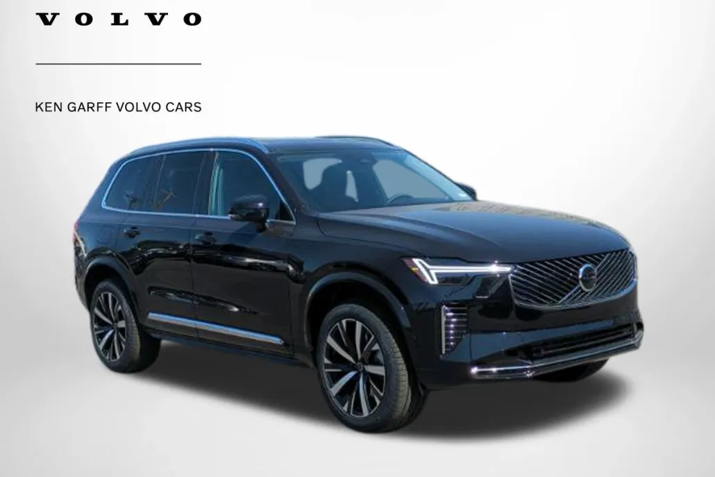 2025 Volvo XC90 Core photo 1