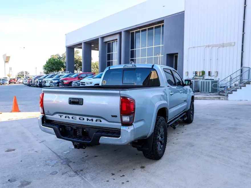 2023 Toyota Tacoma SR5 photo 1