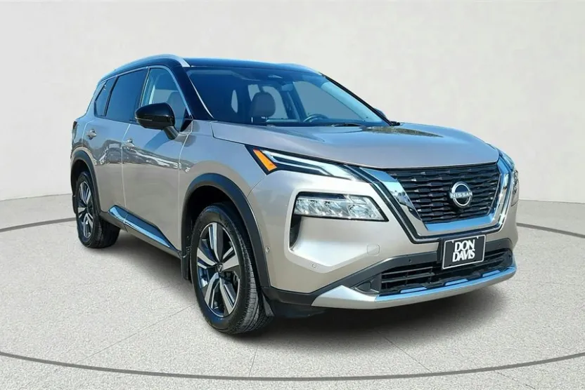 2023 Nissan Rogue Platinum photo 1