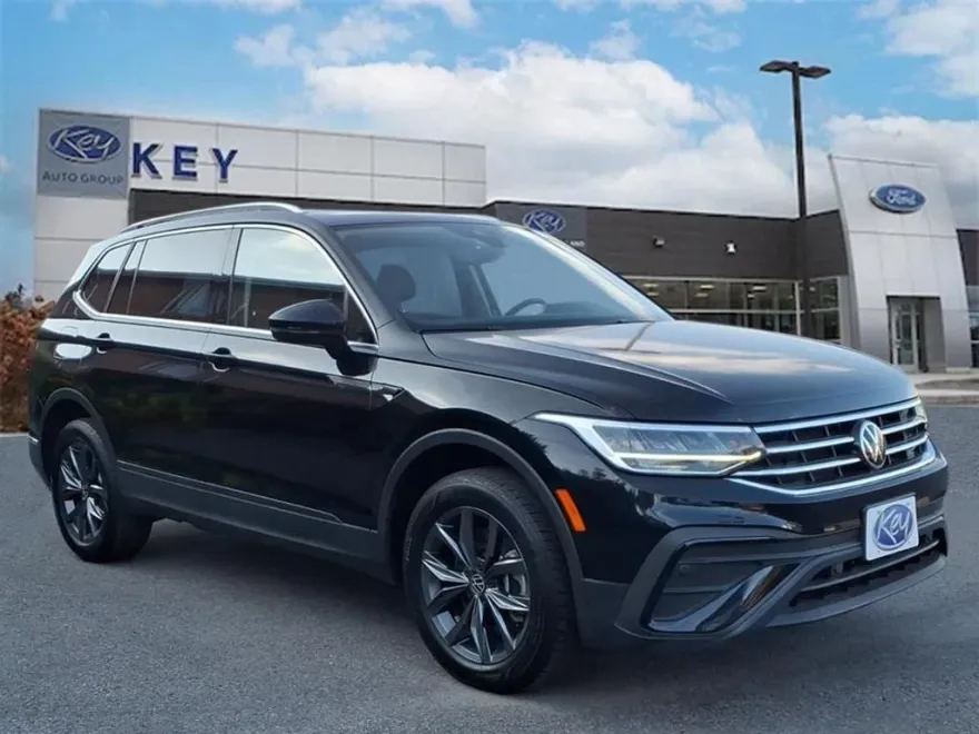 2022 Volkswagen Tiguan SE photo 1