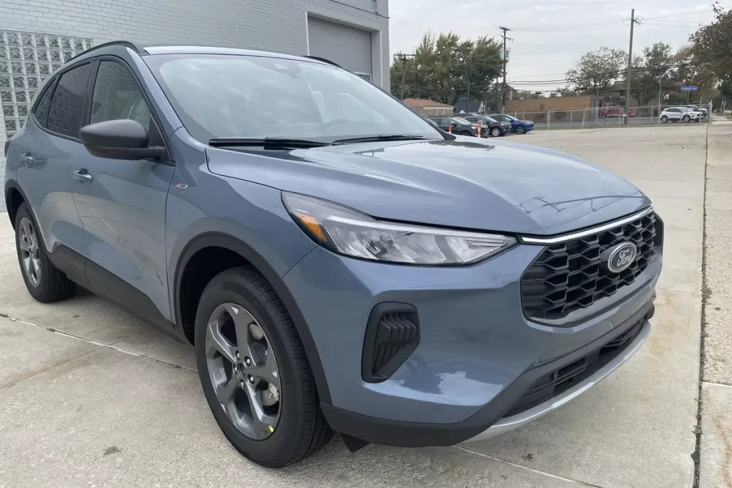 2026 Ford Escape ST-Line photo 1