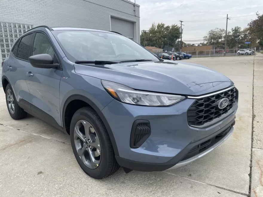 2026 Ford Escape ST-Line photo 1