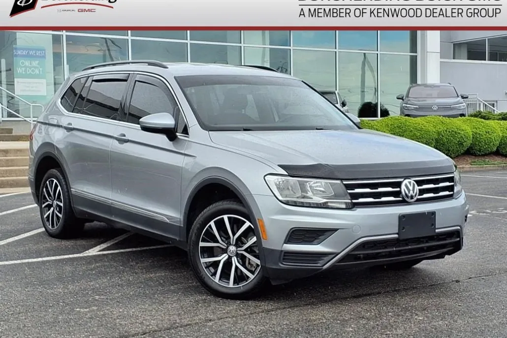 2021 Volkswagen Tiguan SE photo 1