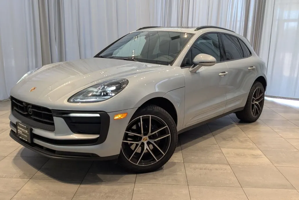 2024 Porsche Macan photo 1