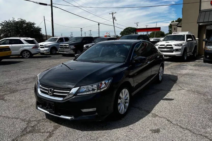 2013 Honda Accord Touring photo 1
