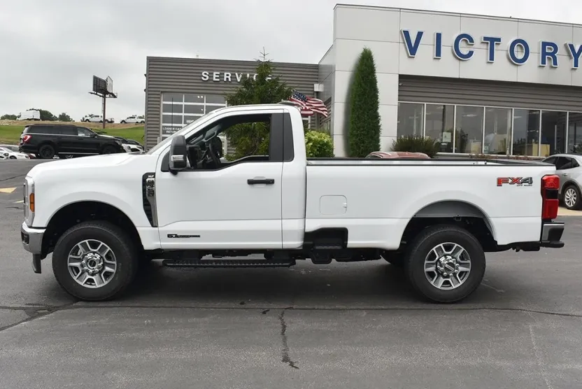 2025 Ford F-350 XLT photo 1