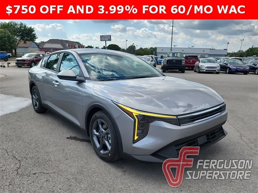 2025 Kia K4 LXS photo 1