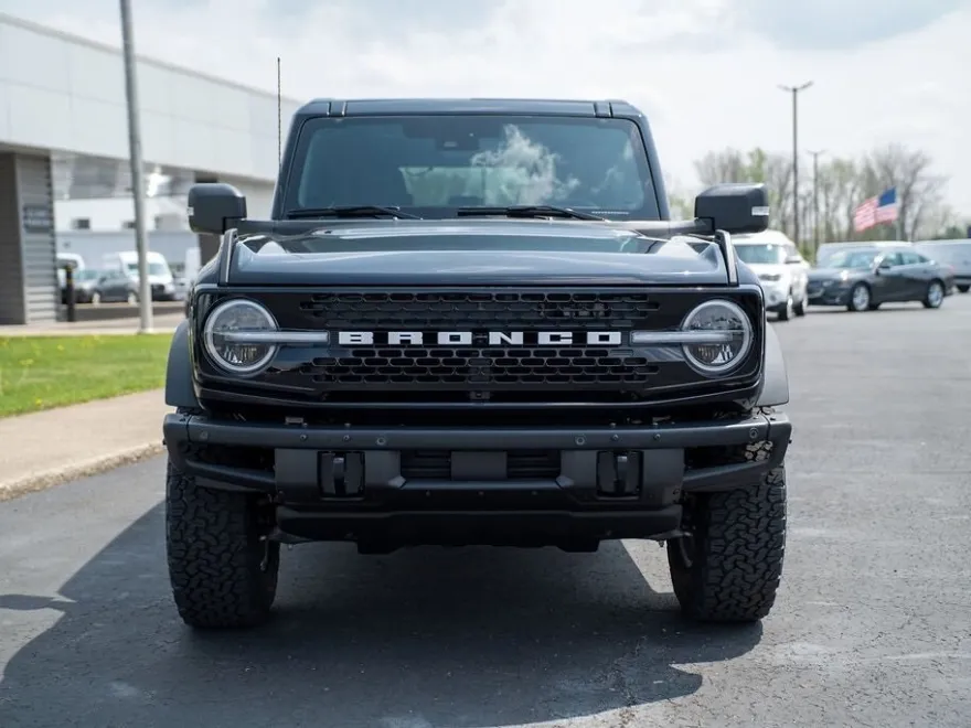 2025 Ford Bronco Badlands photo 1
