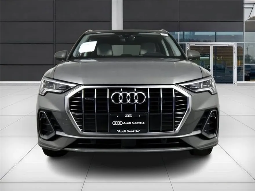2022 Audi Q3 S line Premium Plus photo 1