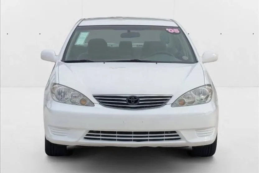 2005 Toyota Camry LE photo 1