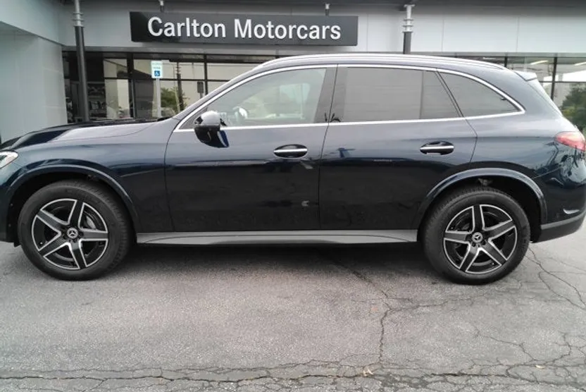 2024 Mercedes Benz GLC 4MATIC 300 photo 1