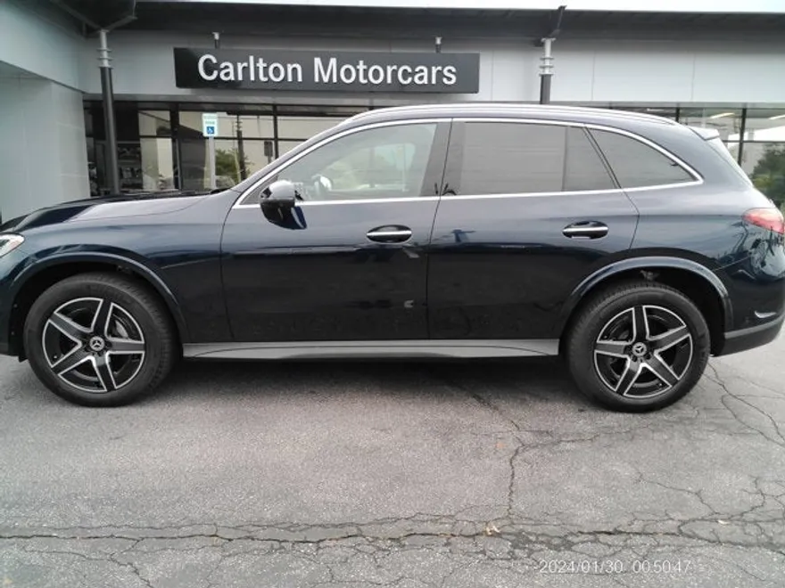 2024 Mercedes Benz GLC 4MATIC 300 photo 1