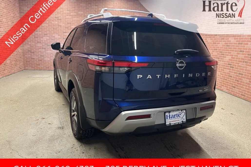 2023 Nissan Pathfinder SL photo 1