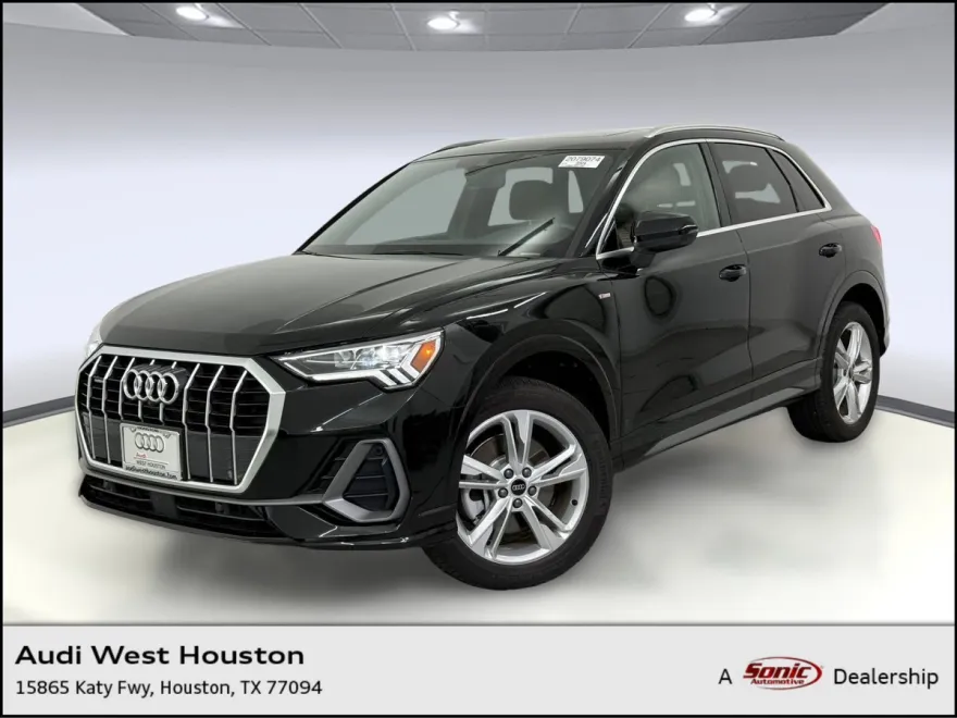 2024 Audi Q3 S line Premium Plus photo 1