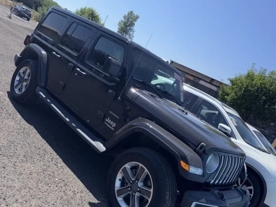 2019 Jeep Wrangler Unlimited Sahara photo 1