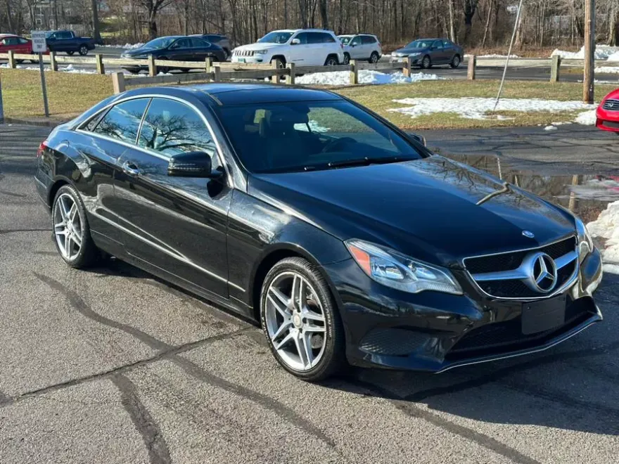 2014 Mercedes Benz E 4MATIC photo 1