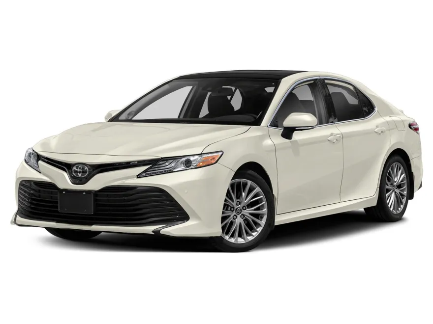 2019 Toyota Camry XLE photo 1