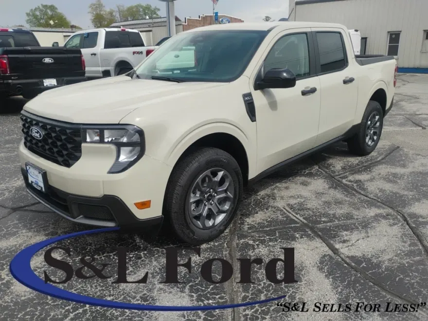 2025 Ford Maverick XLT photo 1