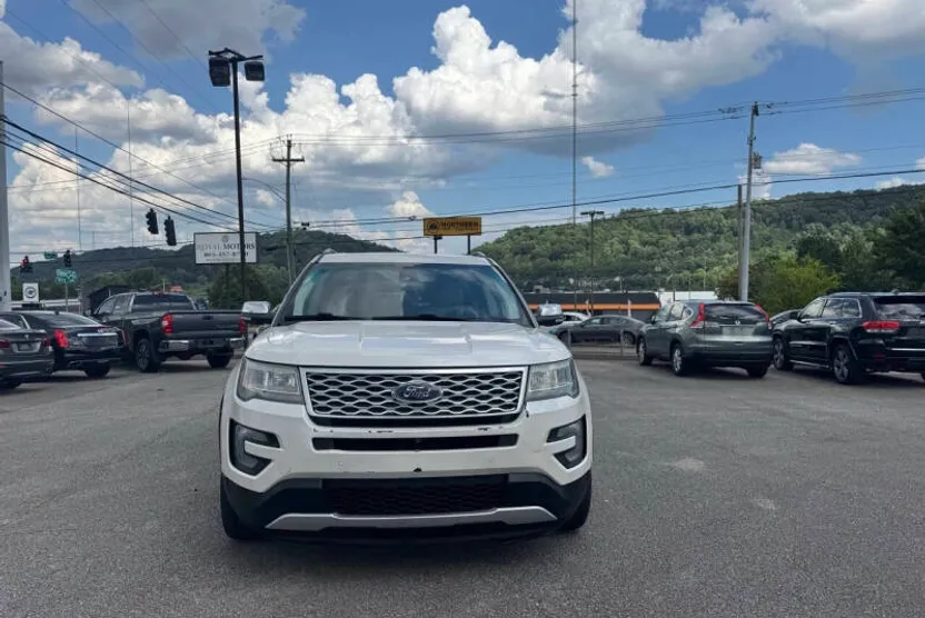2016 Ford Explorer Platinum photo 1